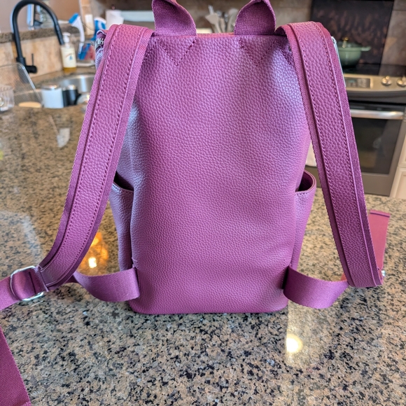 Matt & Nat Vegan Leather Backpack - Picture 3 of 4